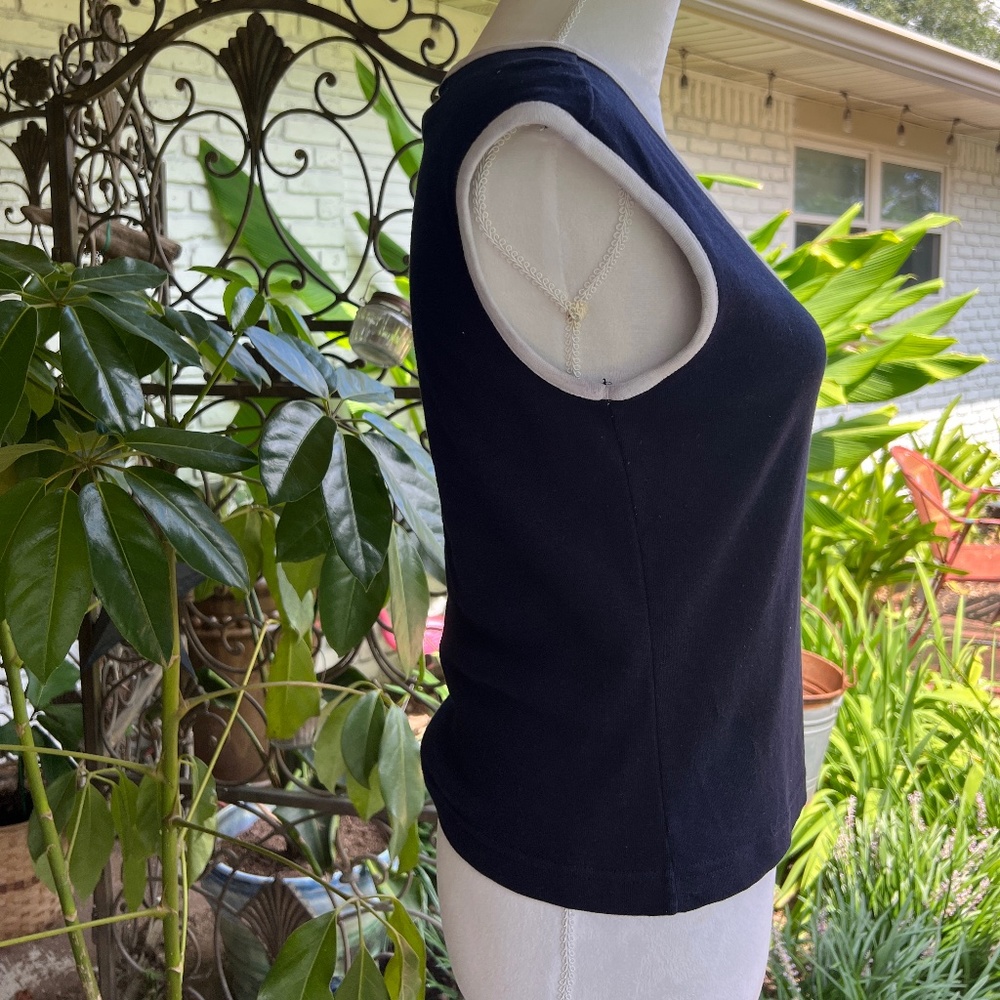 GUESS Crop Top - Picture 2 of 7
